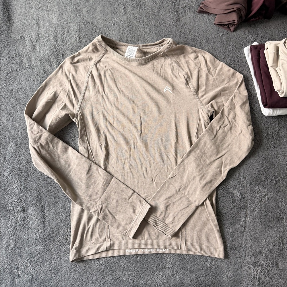 Oner Active Go To Seamless Fitted Long Sleeve Top Warm Sand L - Picture 2 of 5